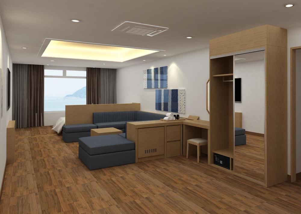 B&Beach Tourist Hotel ยอซู ภายนอก รูปภาพ