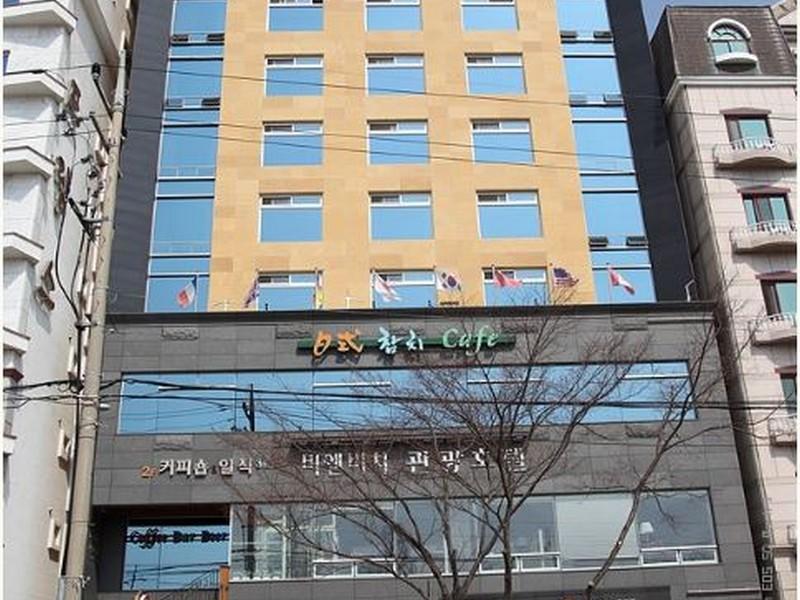 B&Beach Tourist Hotel ยอซู ภายนอก รูปภาพ