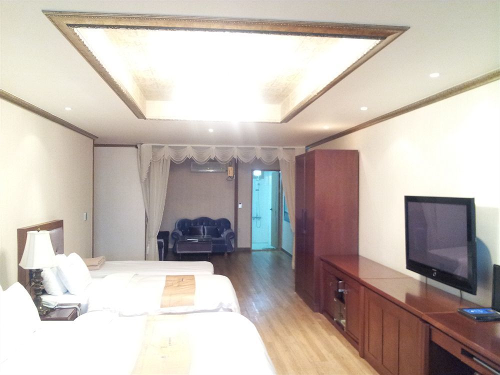 B&Beach Tourist Hotel ยอซู ภายนอก รูปภาพ