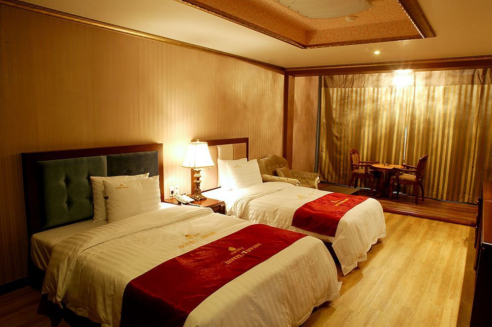 B&Beach Tourist Hotel ยอซู ภายนอก รูปภาพ