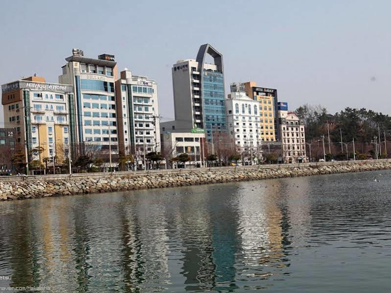 B&Beach Tourist Hotel ยอซู ภายนอก รูปภาพ