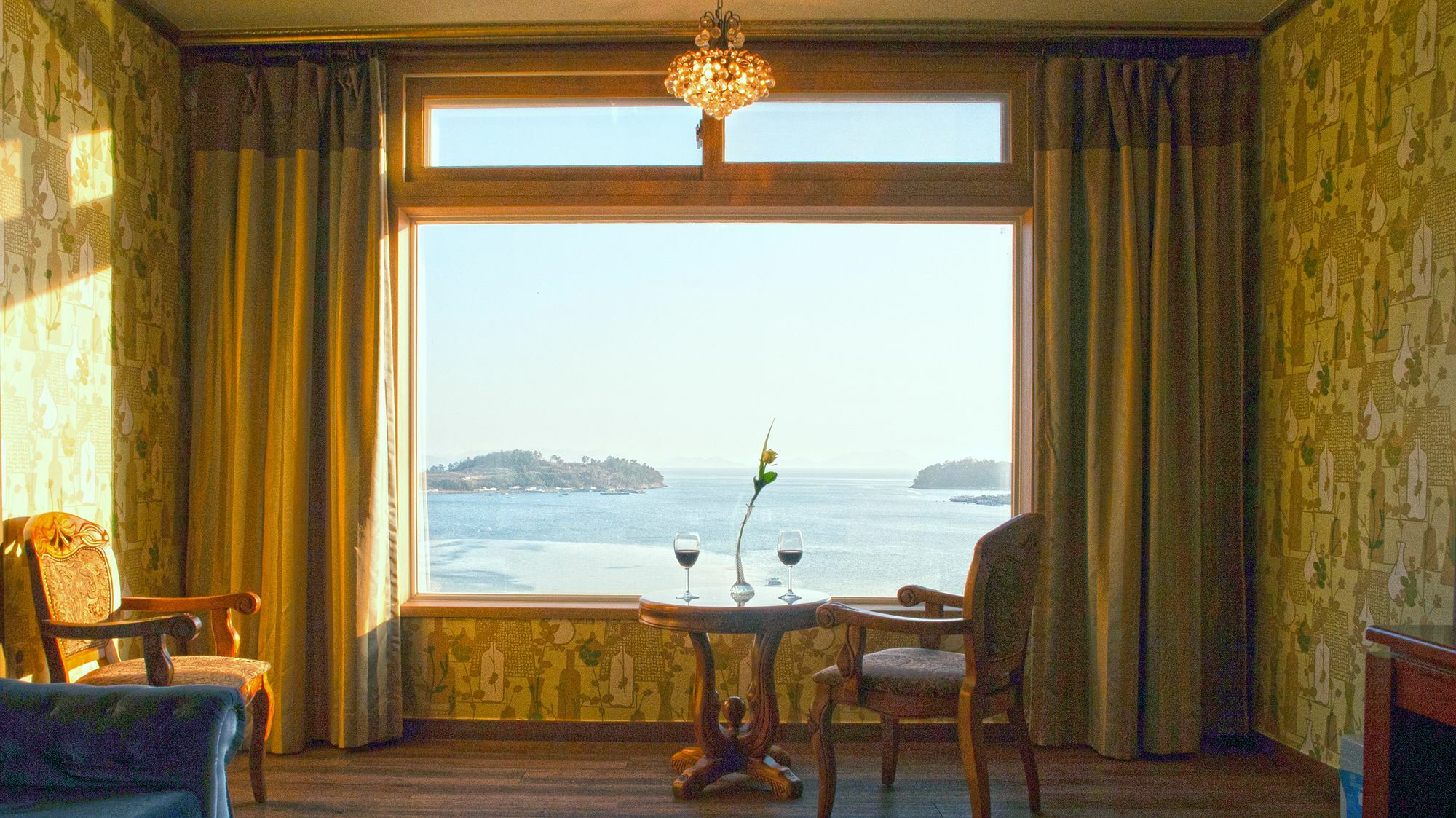 B&Beach Tourist Hotel ยอซู ภายนอก รูปภาพ