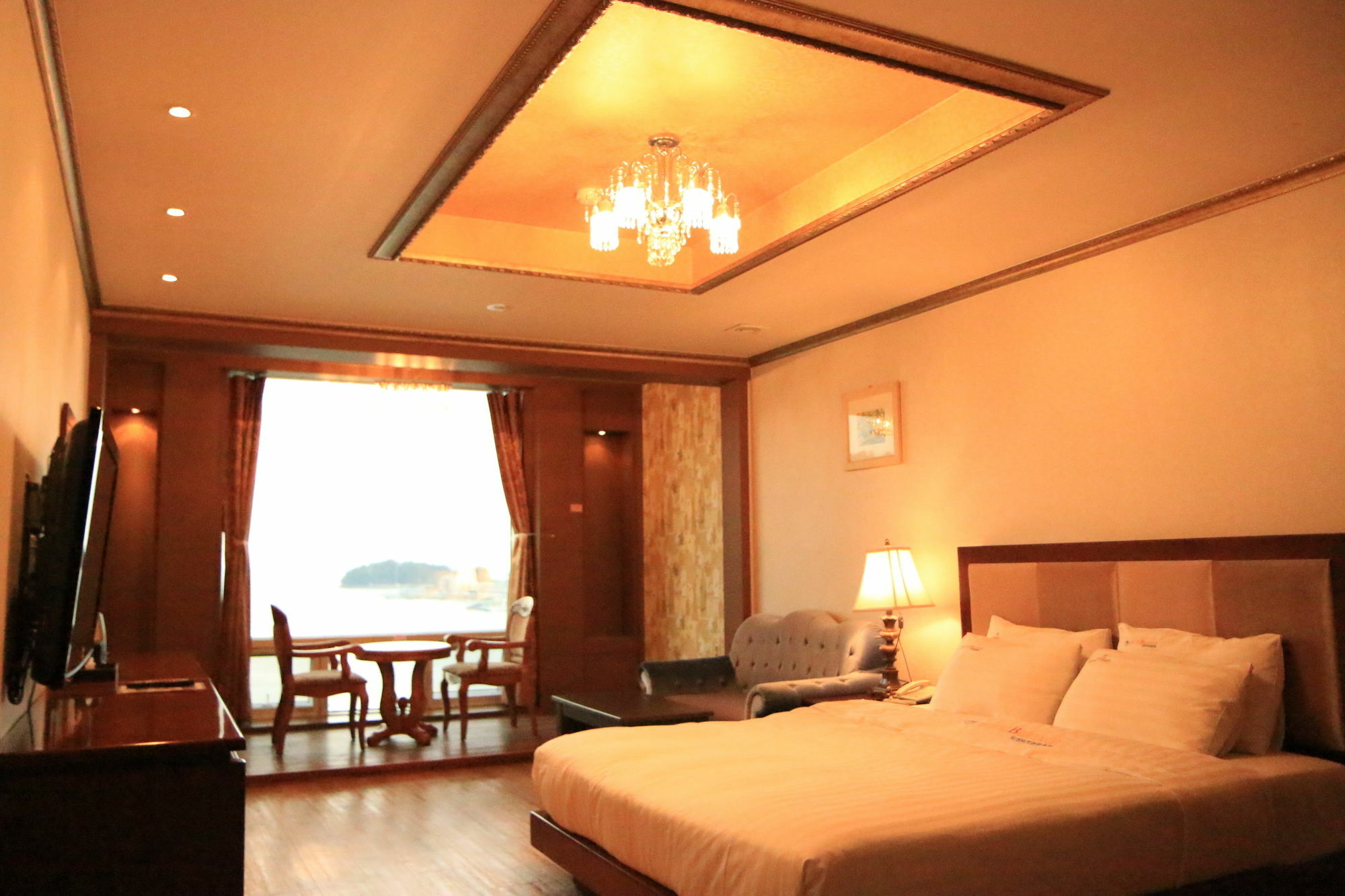 B&Beach Tourist Hotel ยอซู ภายนอก รูปภาพ