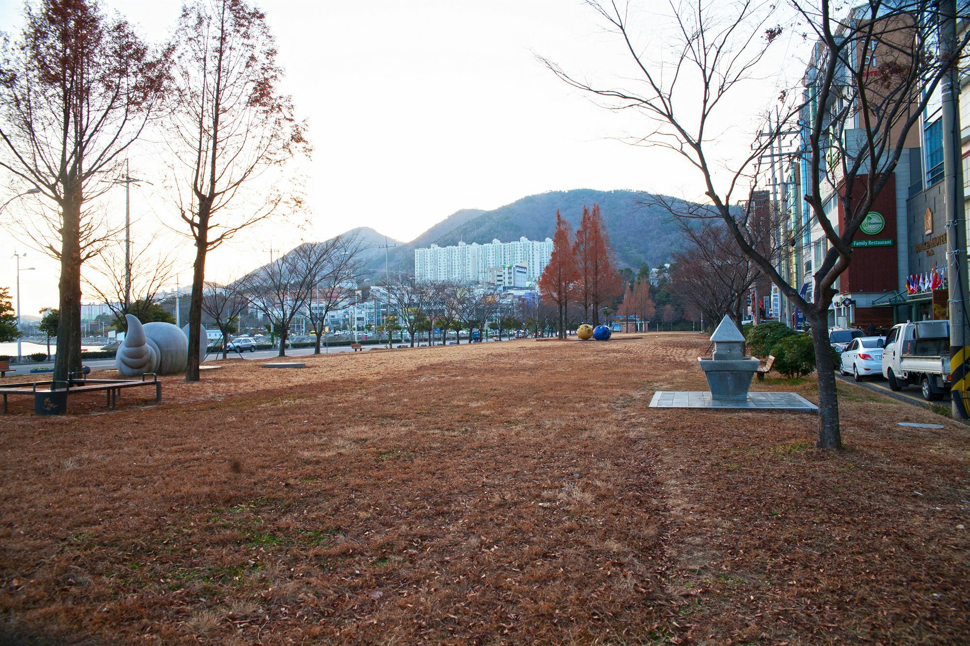 B&Beach Tourist Hotel ยอซู ภายนอก รูปภาพ